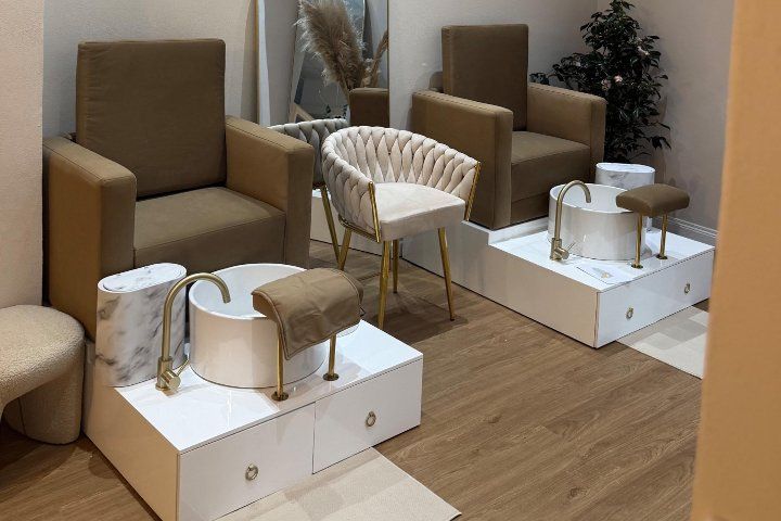 Le postazioni nail di Maison Angelina